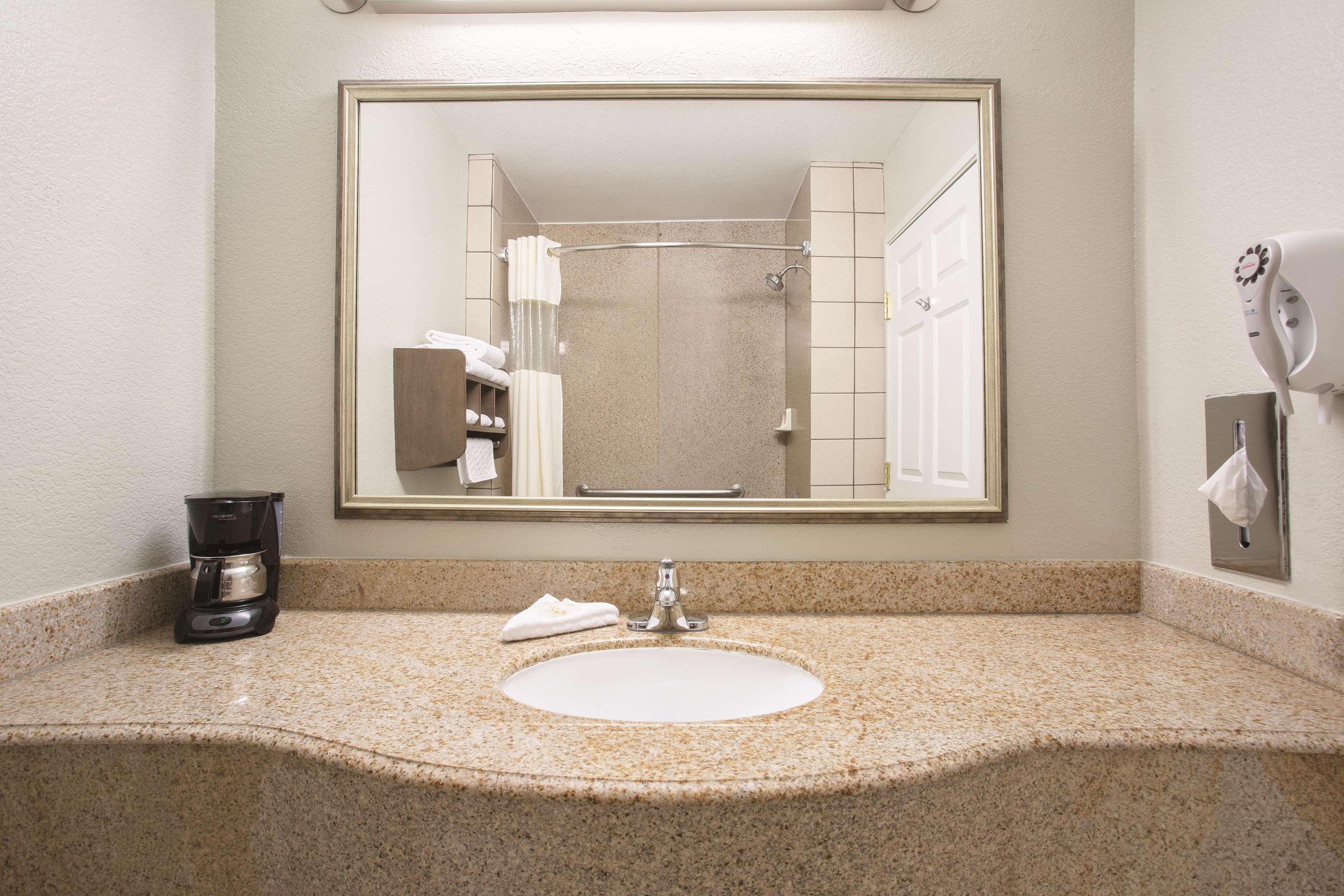 La Quinta By Wyndham Gallup Extérieur photo